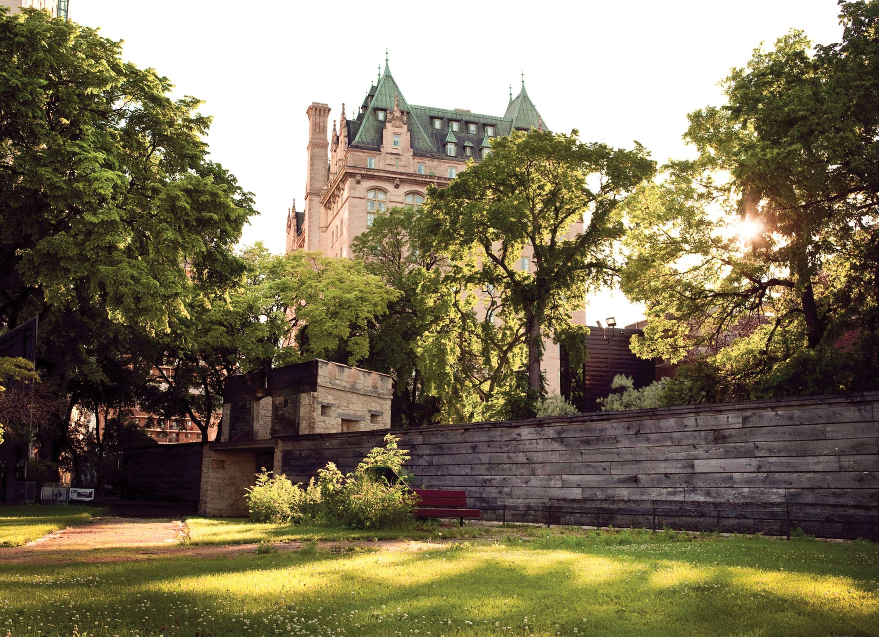 The Fort Garry Hotel, Spa And Conference Centre, Ascend Hotel Collection Winnipeg Exterior photo